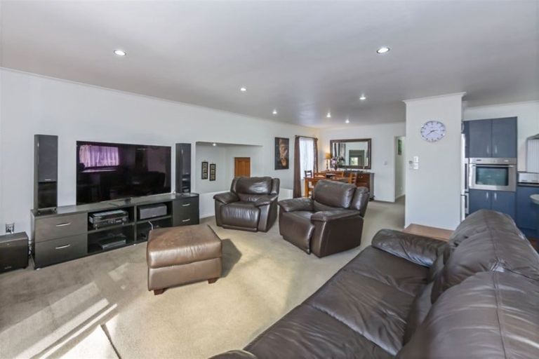 Photo of property in 38a Holiday Road, Stanmore Bay, Whangaparaoa, 0932