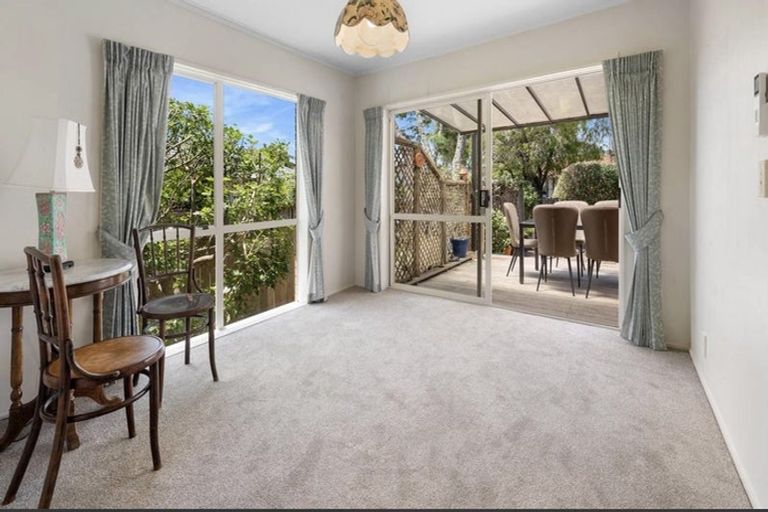 Photo of property in 18 Amberwood Drive, Northpark, Auckland, 2013