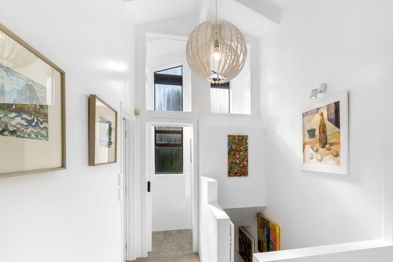 Photo of property in 19 Zita Avenue, Matakatia, Whangaparaoa, 0930