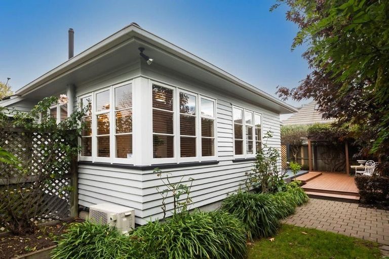 Photo of property in 56 Kotare Street, Waikanae, 5036