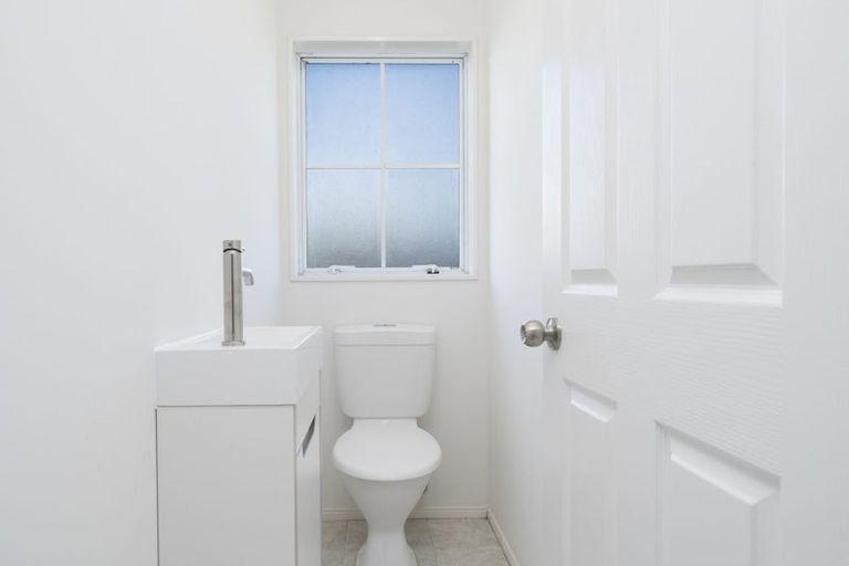 Photo of property in 2 Diana Place, Ranui, Auckland, 0612