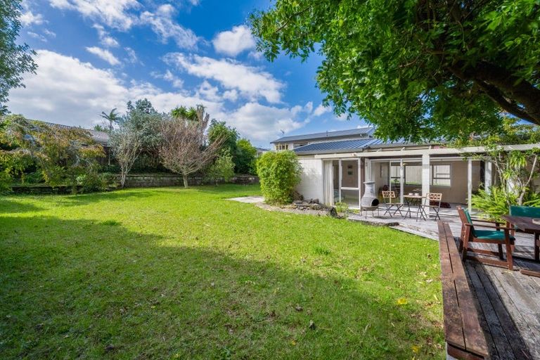 Photo of property in 13 Tyrian Close, Half Moon Bay, Auckland, 2012