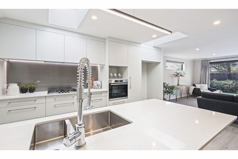 Photo of property in 16 Horoeka Street, Avonhead, Christchurch, 8042