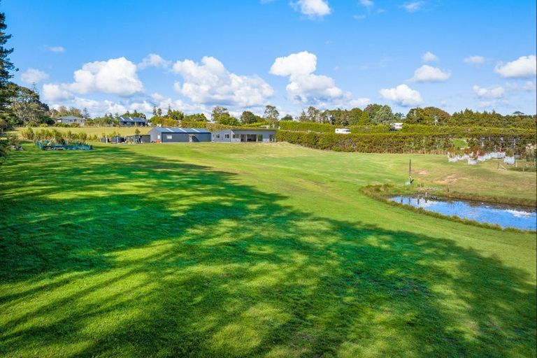 Photo of property in 4 Hanham Road, Kumeu, 0891