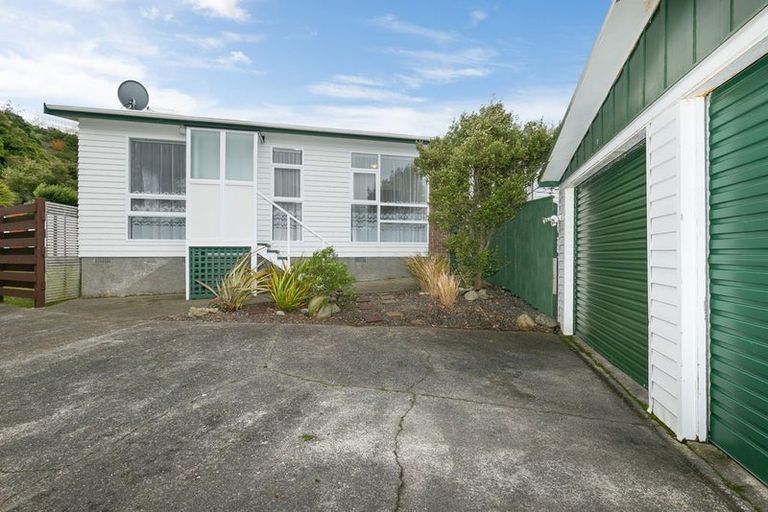 Photo of property in 6 Downing Street, Crofton Downs, Wellington, 6035