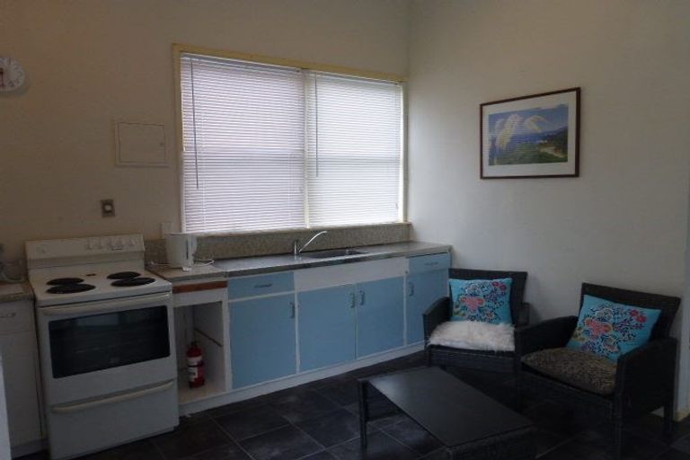 Photo of property in 79a Pleasant Road, Glen Eden, Auckland, 0602