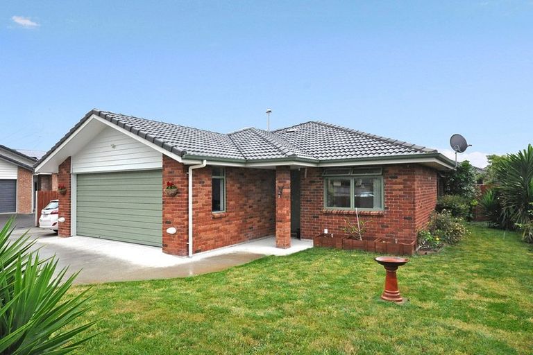 Photo of property in 26 Ripple Grove, Waiuku, 2123
