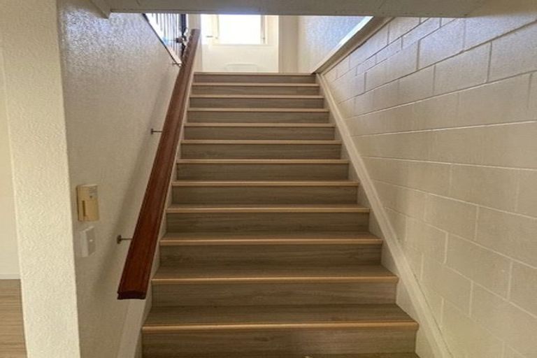 Photo of property in 2/43 Priestley Drive, Bucklands Beach, Auckland, 2014