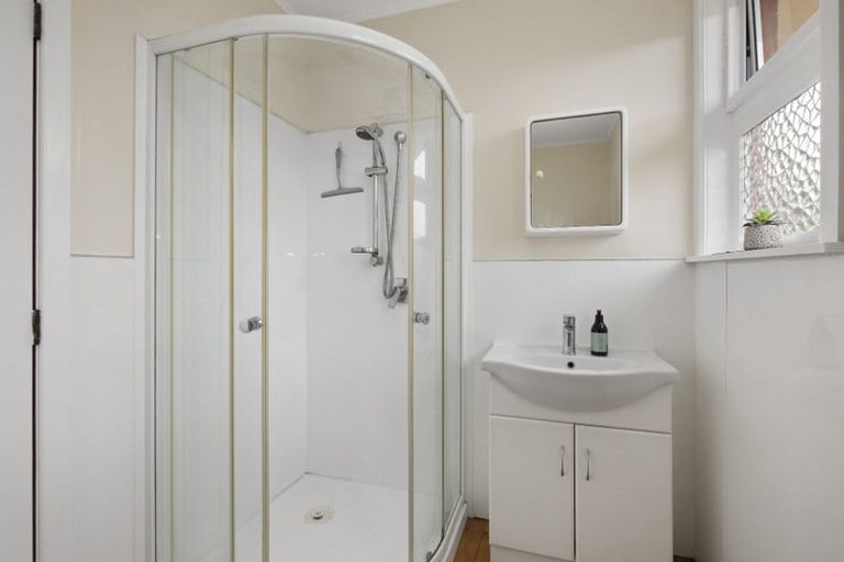 Photo of property in 35 Toru Road, Paraparaumu Beach, Paraparaumu, 5032