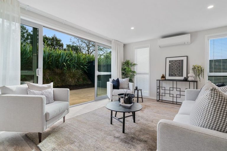 Photo of property in 34 Metoriti Crescent, Karaka, 2124