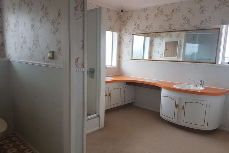 Photo of property in 2 Shepherds Road, Papakura, 2110