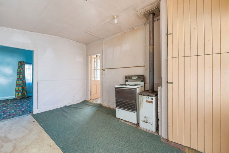 Photo of property in 23 Falstaff Street, Stratford, 4332