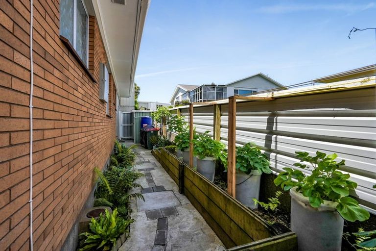 Photo of property in 1/5 Waimea Street, Westown, New Plymouth, 4310