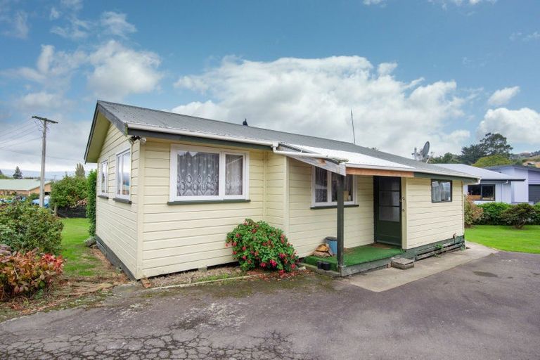 Photo of property in 11 Sandown Street, Waihola, Milton, 9073