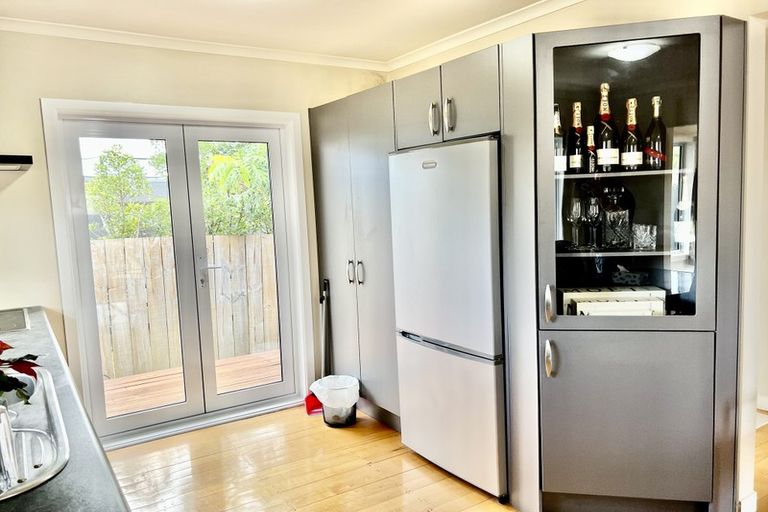 Photo of property in 8 Border Road, Henderson, Auckland, 0612