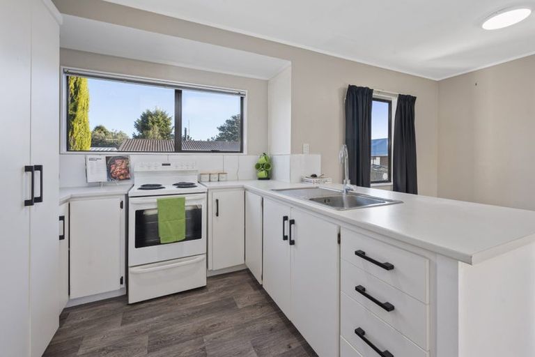 Photo of property in 41a Dickens Street, Owhata, Rotorua, 3010