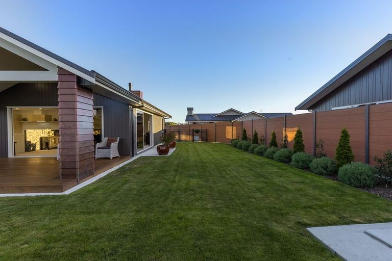Photo of property in 25 Phoenix Palms Grove, Levin, 5510