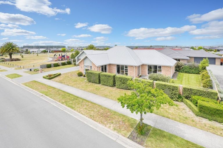 Photo of property in 32 Sovereign Boulevard, Kaiapoi, 7630
