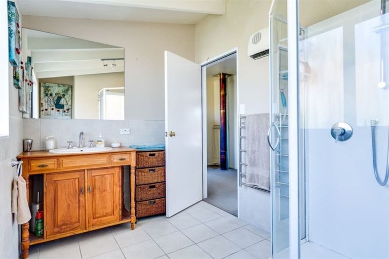 Photo of property in 27 Lowther Place, Taradale, Napier, 4112