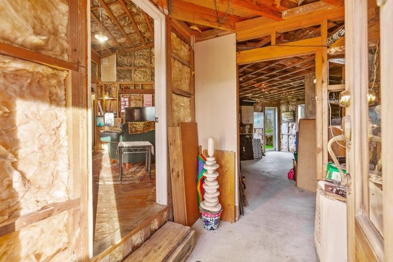 Photo of property in 69 Mcleod Road, Te Atatu South, Auckland, 0610