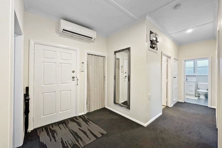 Photo of property in 33 Swiss Avenue, Gonville, Whanganui, 4501