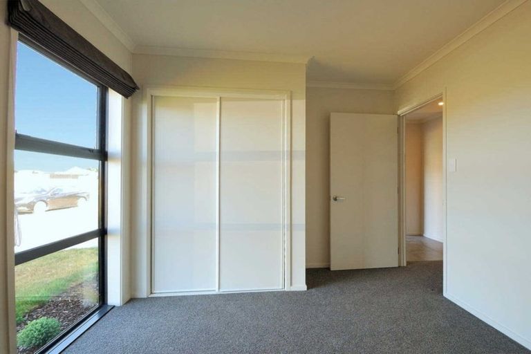 Photo of property in 19 Ragley Way, Rolleston, 7615