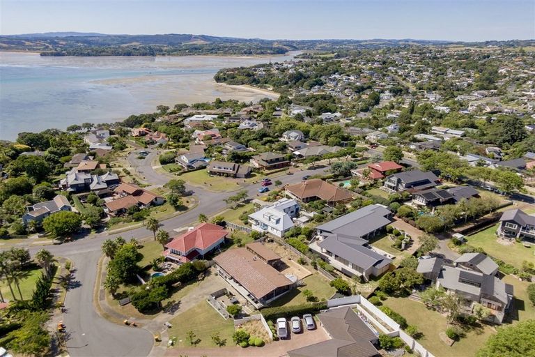 Photo of property in 6 Stevenson Way, Cockle Bay, Auckland, 2014