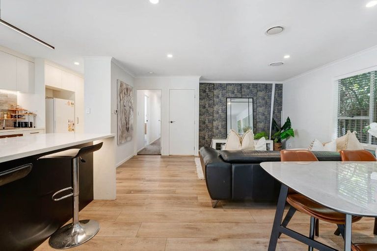 Photo of property in 111 Salamanca Road, Sunnynook, Auckland, 0620