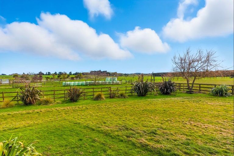 Photo of property in 70 Joblins Road, Levin, 5571