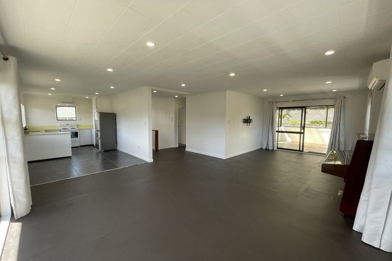 Photo of property in 37 Herekawe Drive, Spotswood, New Plymouth, 4310