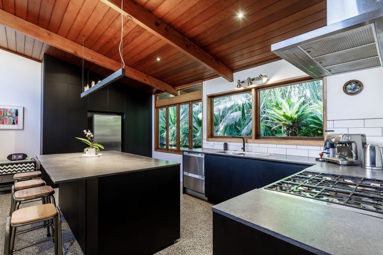 Photo of property in 164 Konini Road, Titirangi, Auckland, 0604