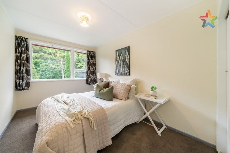 Photo of property in 6 Tobruk Street, Karori, Wellington, 6012