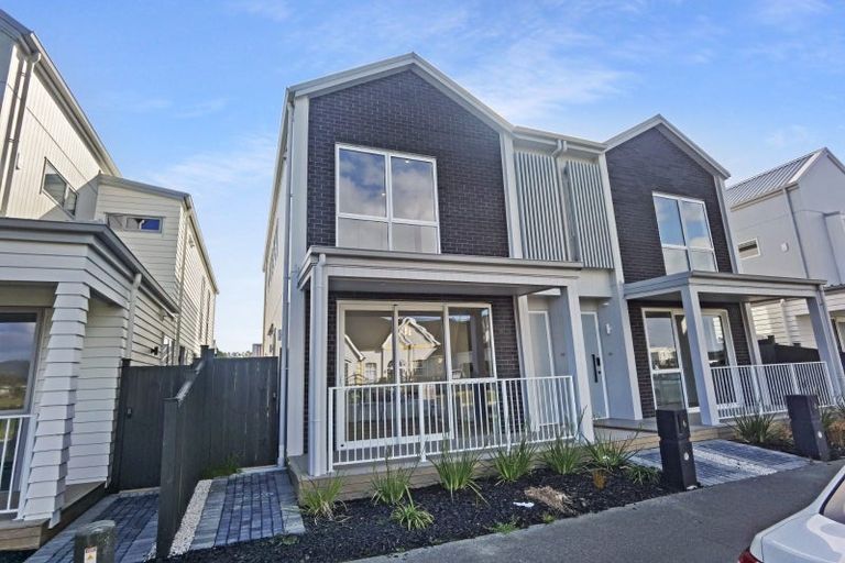 Photo of property in 6 Yellow Pear Lane, Karaka, 2578