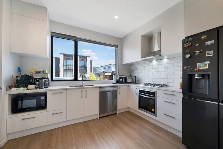 Photo of property in 9 Landing Path Drive, Hobsonville, Auckland, 0616