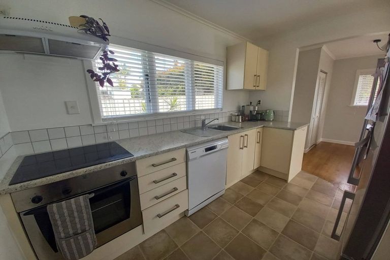 Photo of property in 3b Gazelle Avenue, Beach Haven, Auckland, 0626