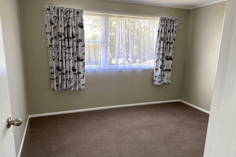 Photo of property in 5 Simpson Road, Ranui, Auckland, 0612
