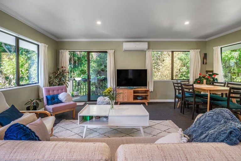 Photo of property in 2/43 Sabulite Road, Kelston, Auckland, 0602