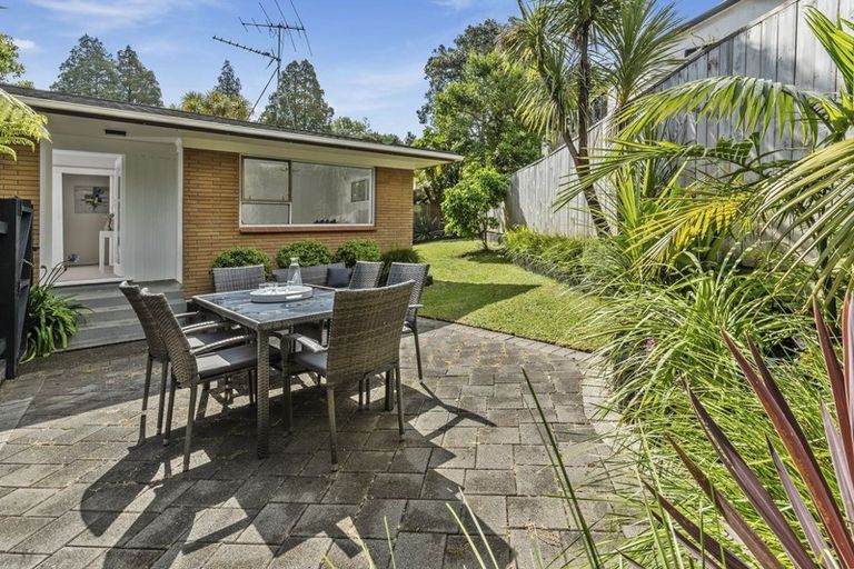 Photo of property in 2/20 Flavia Close, Torbay, Auckland, 0630