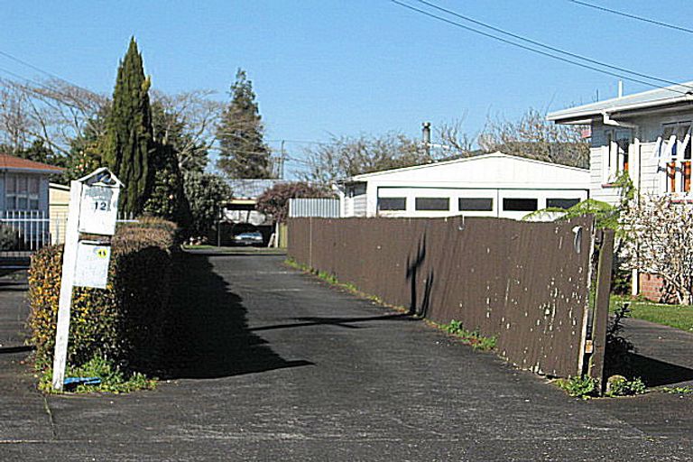 Photo of property in 2/12 Resolute Way, Papakura, 2110