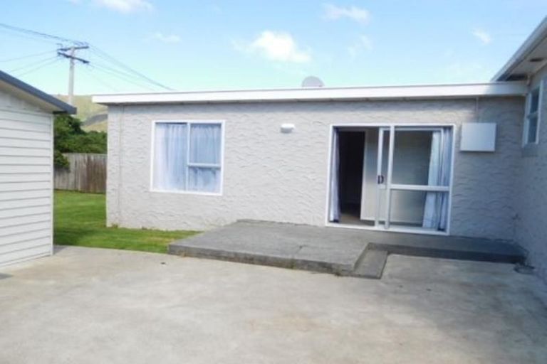 Photo of property in 82 Hewer Crescent, Naenae, Lower Hutt, 5011