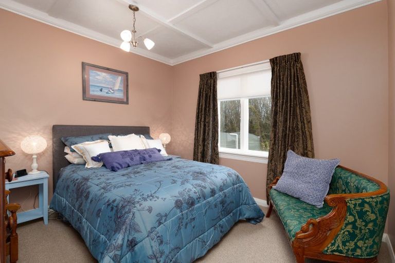 Photo of property in 403 Opunake Road, Cardiff, Stratford, 4391