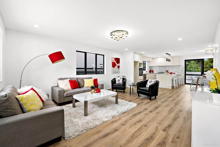 Photo of property in 7 Liban Place, Massey, Auckland, 0614