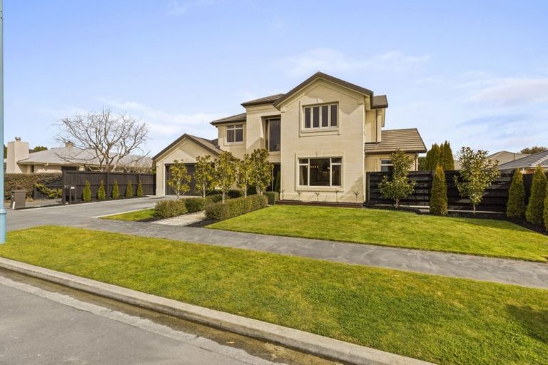 Photo of property in 68 Willowview Drive, Redwood, Christchurch, 8051