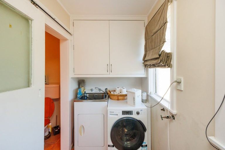 Photo of property in 93 Featherston Street, Takaro, Palmerston North, 4412