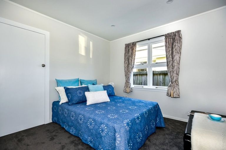 Photo of property in 30 Emlyn Place, Avondale, Christchurch, 8061
