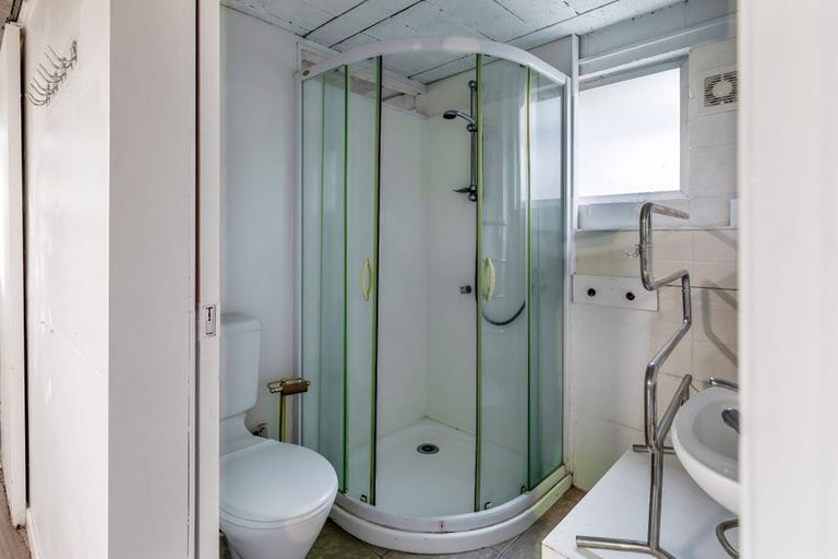 Photo of property in 16 Roick Parade, Glen Eden, Auckland, 0602