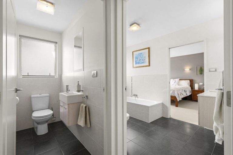 Photo of property in 6 Commodore Place, Britannia Heights, Nelson, 7010