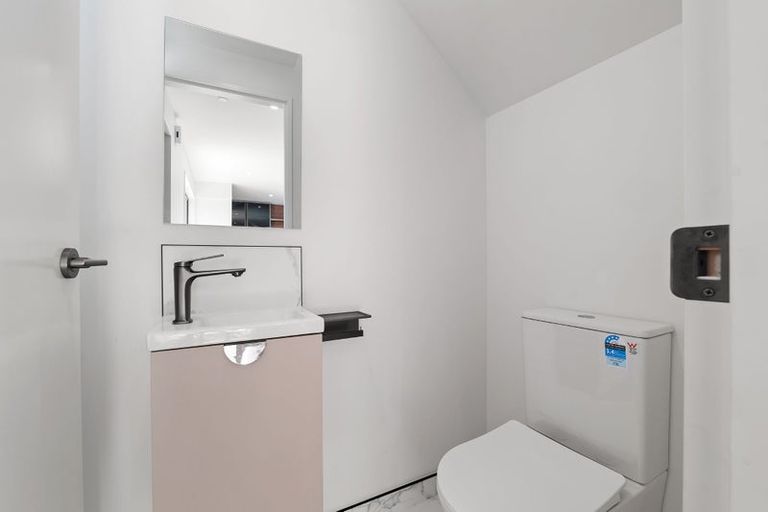 Photo of property in 2/28 Cross Street, Phillipstown, 8011