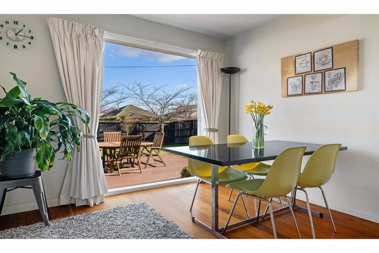 Photo of property in 58 Wilsons Road, Saint Martins, Christchurch, 8022