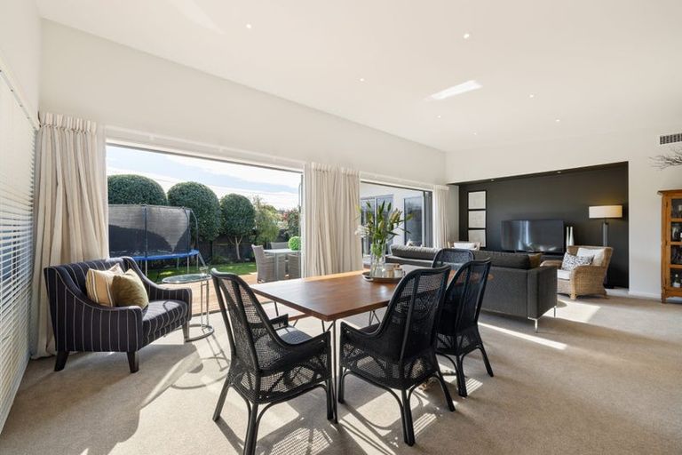 Photo of property in 1/6 Roscoe Street, Saint Martins, Christchurch, 8022